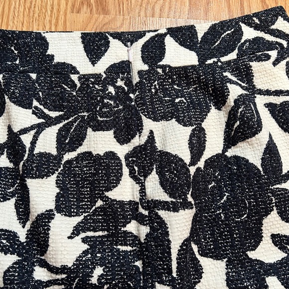 Ann Taylor Black White Floral Jacquard Mini Skirt Women's‎ Size 6 - Picture 6 of 6
